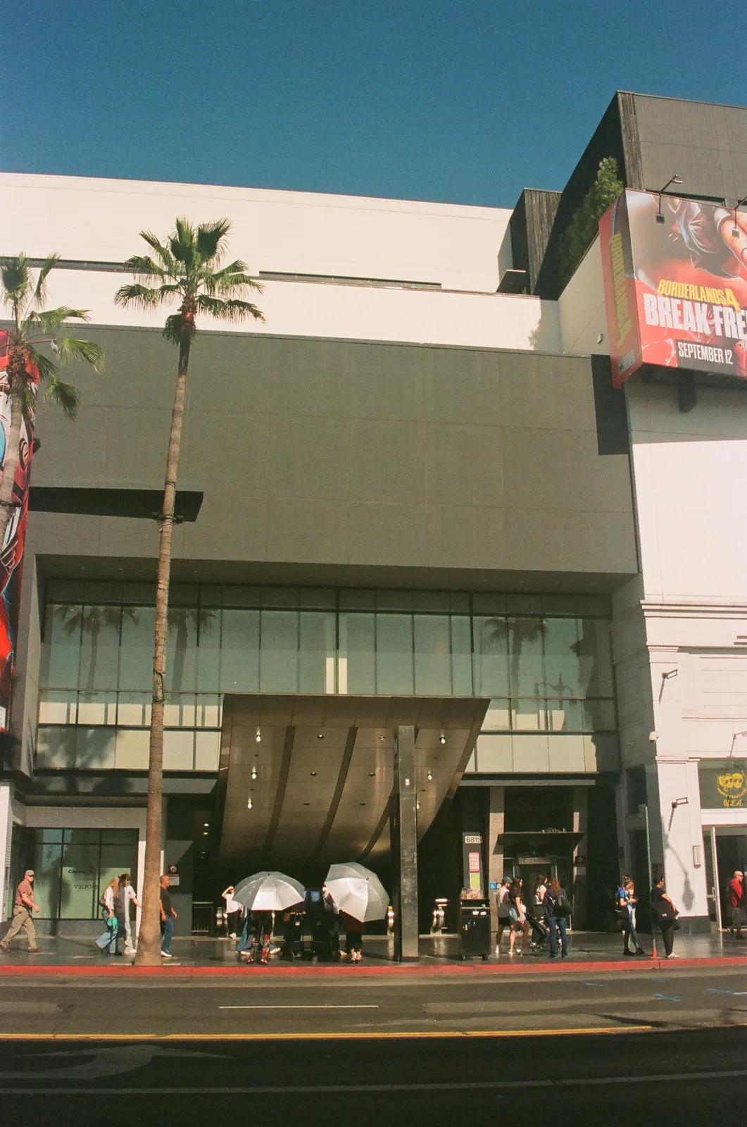 75037fe1-000132220006.jpg
